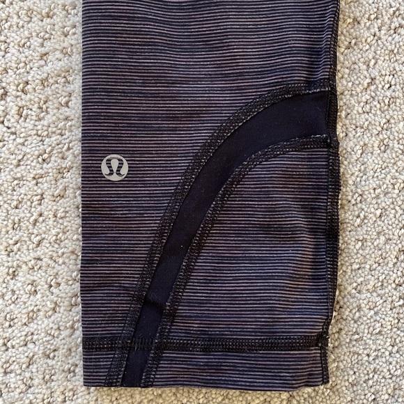 lululemon athletica Pants - Lululemon black heather grey stripe capris small